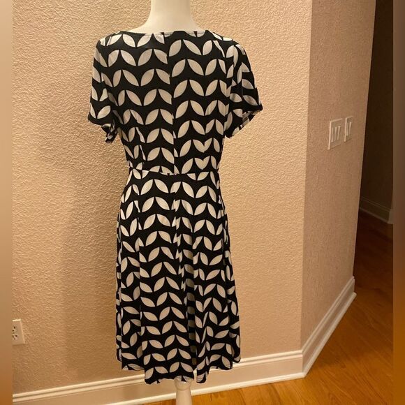 Reborn New York Dress   - Picture 9 of 12